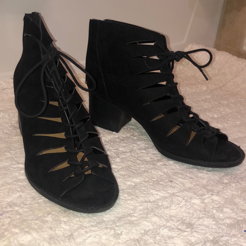 Black boots with a heel